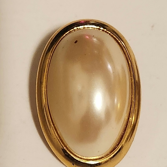 Authentic Richelieu Vintage Gold Earrings - Picture 3 of 5